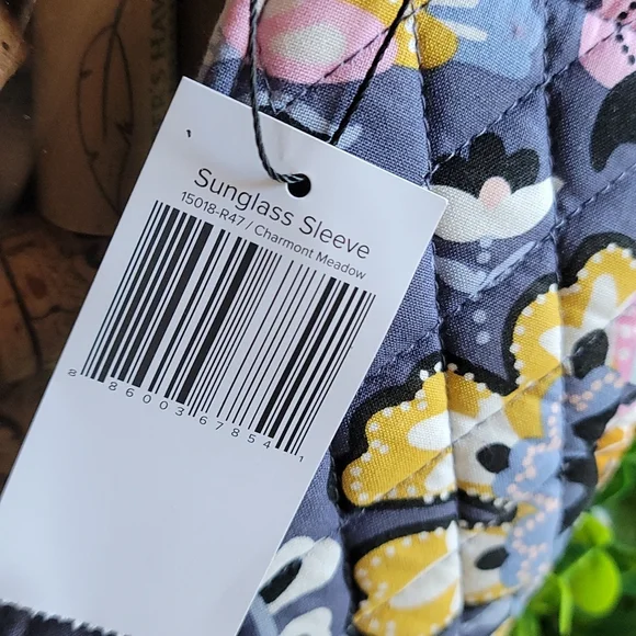 Vera Bradley Sunglass Sleeve - Picture 2 of 4